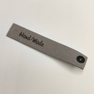Бирка с кнопкой Hand made 8,0 на 1,5 см. Серый